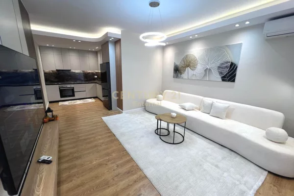 Shtepi ne shitje Apartament ne Tirane, 2+1, Mobilimi E mobiluar, Pagesa 173,000  Euro.