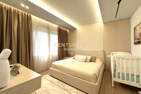 Shtepi ne shitje Apartament ne Tirane, 3+1, Mobilimi E mobiluar, Pagesa 355,000  Euro.