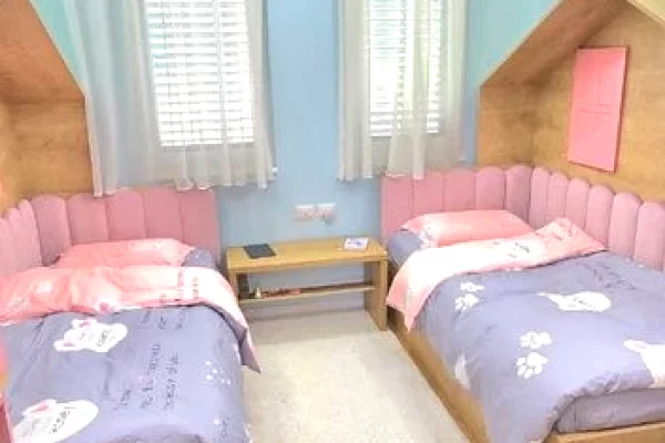 Shtepi ne shitje Apartament ne Tirane, 2+1, Mobilimi E mobiluar, Pagesa 313,000  Euro.