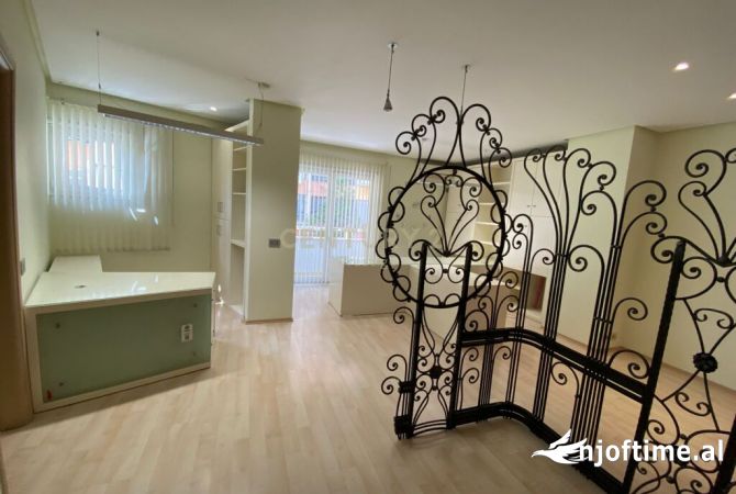 Ambient biznesi me qera 3+1 ne Tirane - 600 Euro