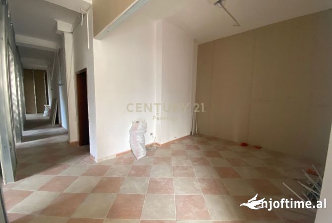 Ambient biznesi me qera 1+1 ne Tirane - 3,500 Euro