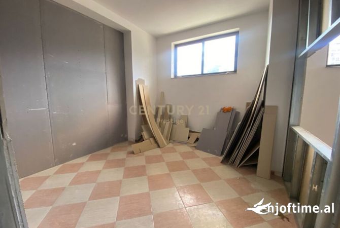 Ambient biznesi me qera 1+1 ne Tirane - 3,500 Euro