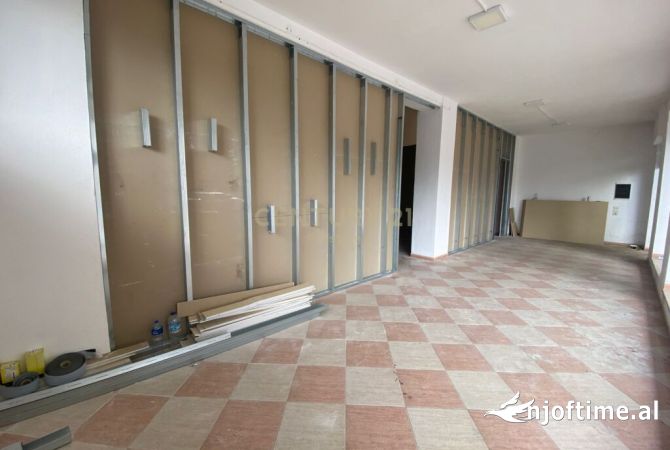 Ambient biznesi me qera 1+1 ne Tirane - 3,500 Euro