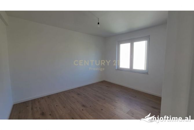 Ambient biznesi me qera 3+1 ne Tirane - 650 Euro