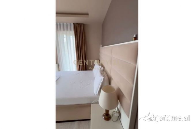 Shtepi me qera 2+1 ne Tirane - 2,500 Euro