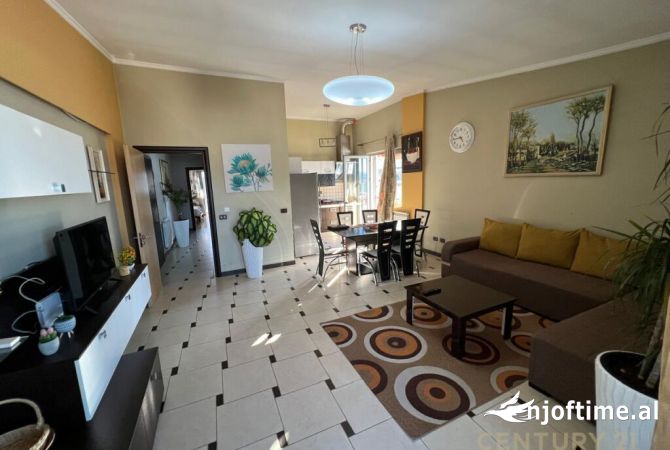 Shtepi me qera 2+1 ne Tirane - 900 Euro