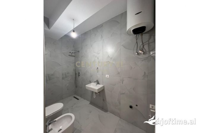 Shtepi ne shitje 1+1 ne Tirane - 125,000 Euro
