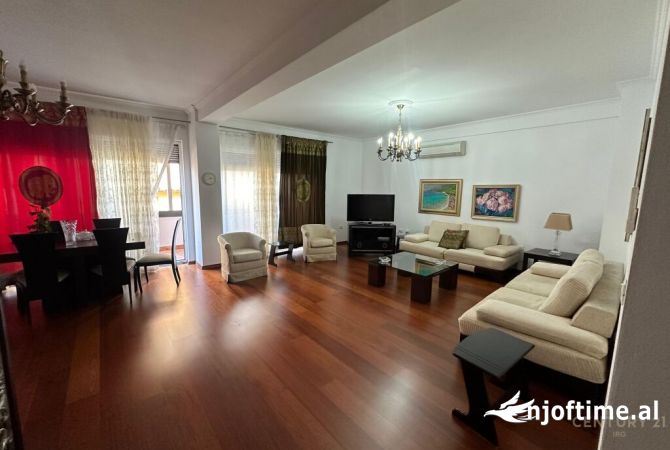 Shtepi me qera 2+1 ne Tirane - 1,000 Euro