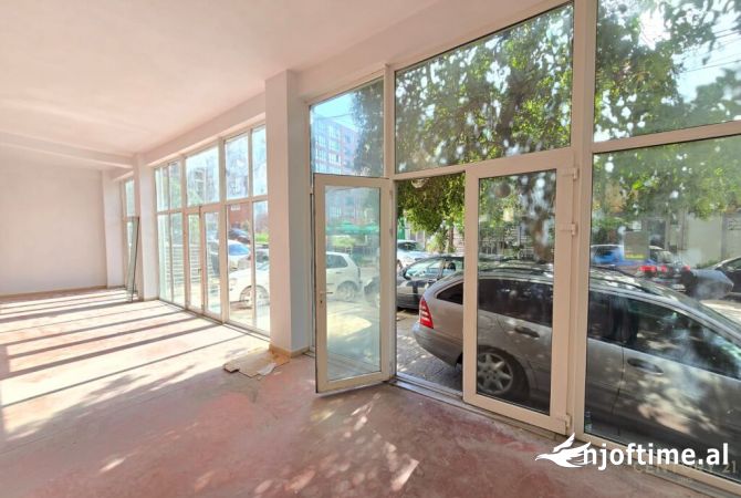 Ambient biznesi me qera 1+1 ne Tirane - 1,800 Euro
