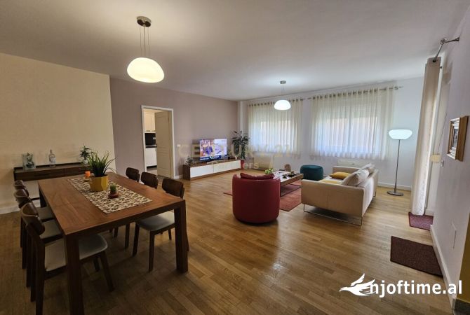 Shtepi me qera 3+1 ne Tirane - 1,600 Euro