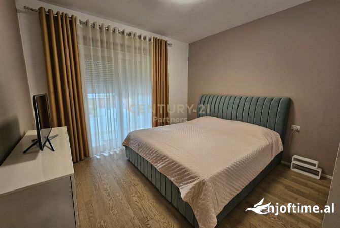 Shtepi me qera 3+1 ne Tirane - 1,600 Euro