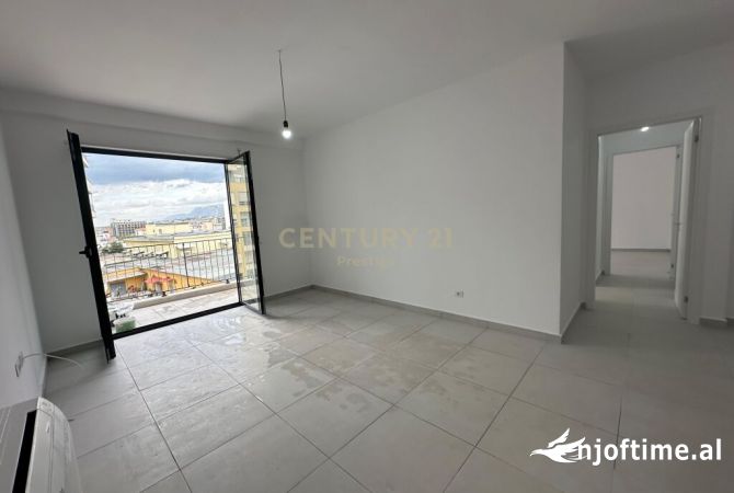 Ambient biznesi me qera 3+1 ne Tirane - 750 Euro