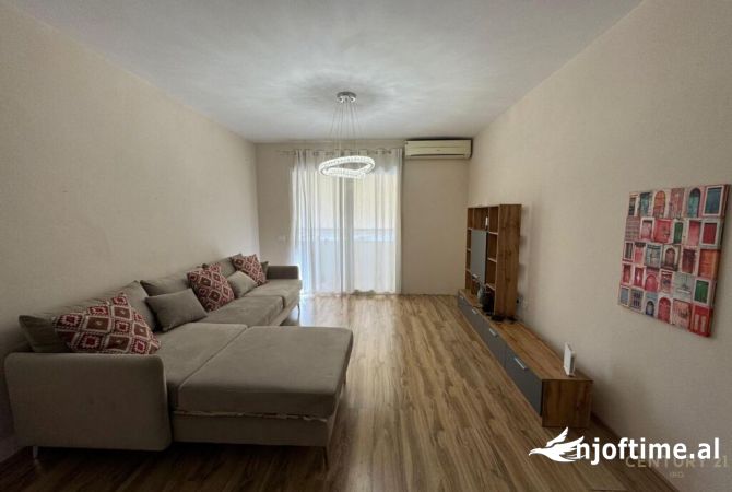 Shtepi me qera 2+1 ne Tirane - 800 Euro