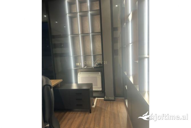 Ambient biznesi me qera 3+1 ne Tirane - 650 Euro