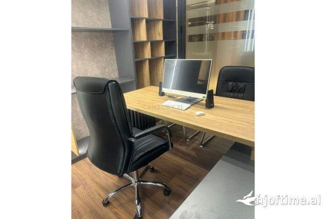 Ambient biznesi me qera 3+1 ne Tirane - 650 Euro