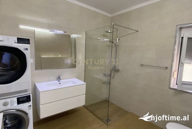 Shtepi me qera Apartament ne Tirane, 2+1, Mobilimi E mobiluar, Pagesa 1,600  Euro.