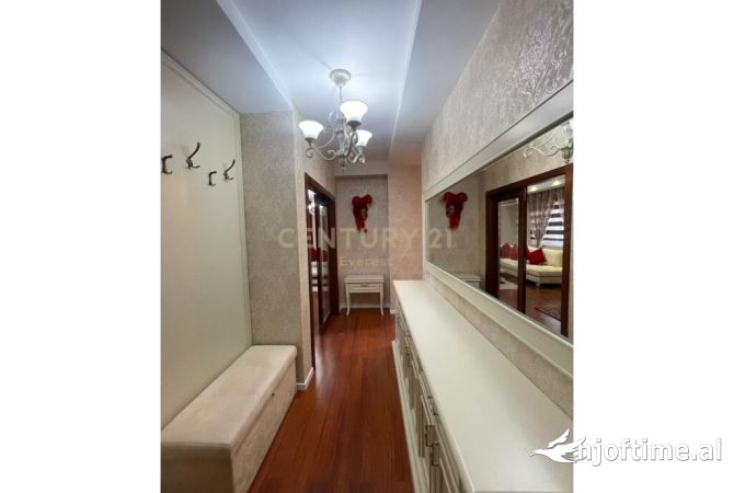 Shtepi me qera Apartament ne Tirane, 2+1, Mobilimi E mobiluar, Pagesa 900  Euro.