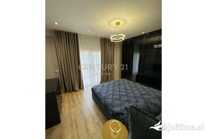 Shtepi me qera 3+1 ne Tirane - 1,200 Euro