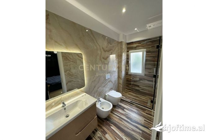 Shtepi me qera Apartament ne Tirane, 3+1, Mobilimi E mobiluar, Pagesa 1,200  Euro.