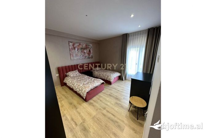 Shtepi me qera Apartament ne Tirane, 3+1, Mobilimi E mobiluar, Pagesa 1,200  Euro.