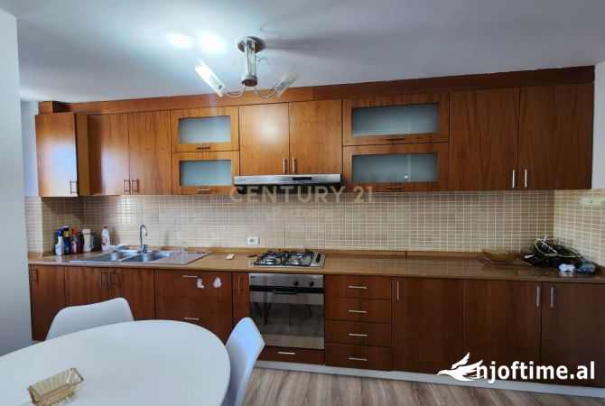 Shtepi me qera Apartament ne Tirane, 1+1, Mobilimi E mobiluar, Pagesa 700  Euro.