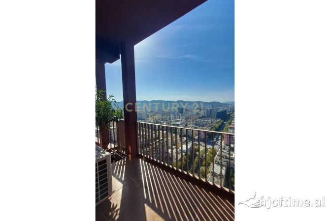 Ambient biznesi me qera 3+1 ne Tirane - 1,000 Euro