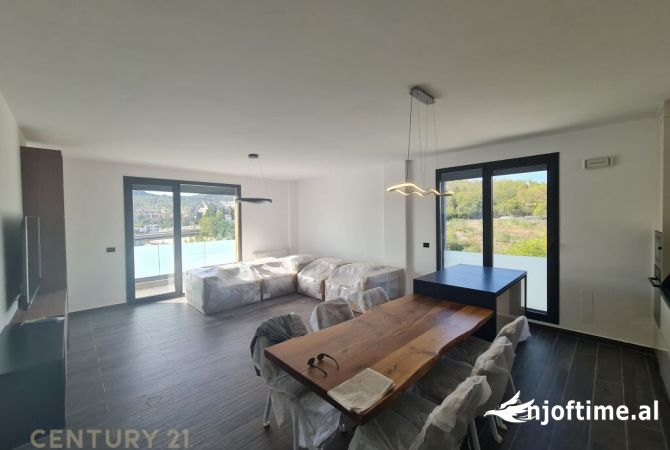 Shtepi me qera 2+1 ne Tirane - 1,600 Euro
