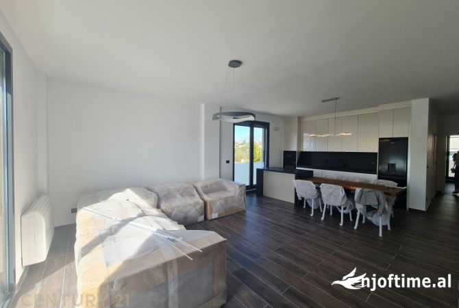 Shtepi me qera Apartament ne Tirane, 2+1, Mobilimi E mobiluar, Pagesa 1,600  Euro.