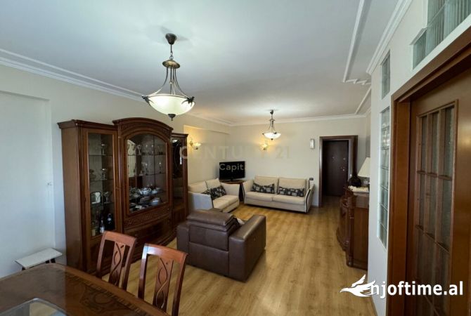 Shtepi me qera 2+1 ne Tirane - 700 Euro