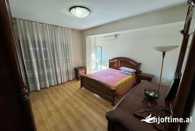 Shtepi me qera Apartament ne Tirane, 2+1, Mobilimi E mobiluar, Pagesa 700  Euro.
