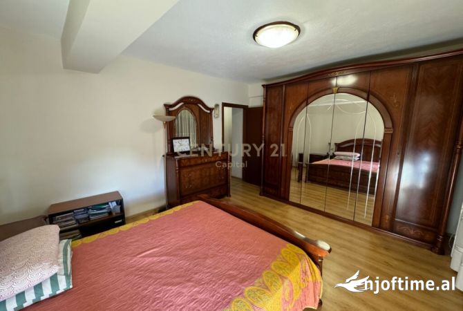 Shtepi me qera Apartament ne Tirane, 2+1, Mobilimi E mobiluar, Pagesa 700  Euro.