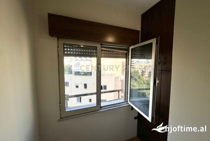 Shtepi me qera Apartament ne Tirane, 2+1, Mobilimi E mobiluar, Pagesa 700  Euro.