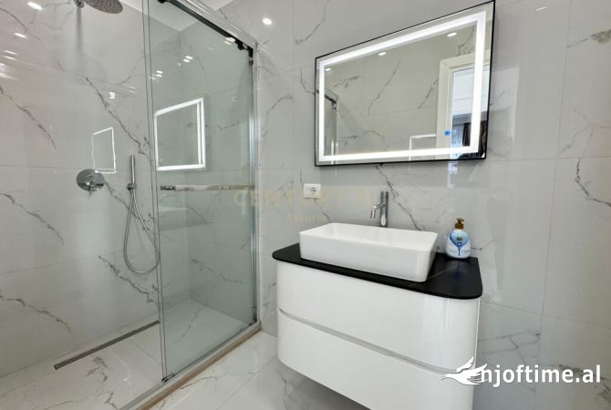 Penthouse (panoramic top floor) for rent in Tirana 3+1, Furnished