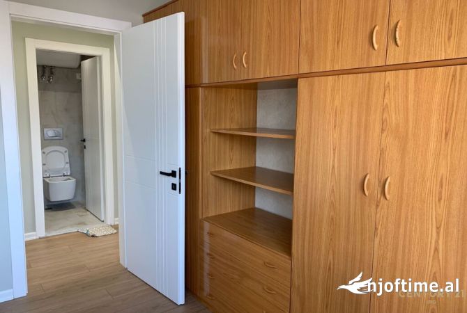 Shtepi me qera Apartament ne Tirane, 2+1, Mobilimi E mobiluar, Pagesa 650  Euro.