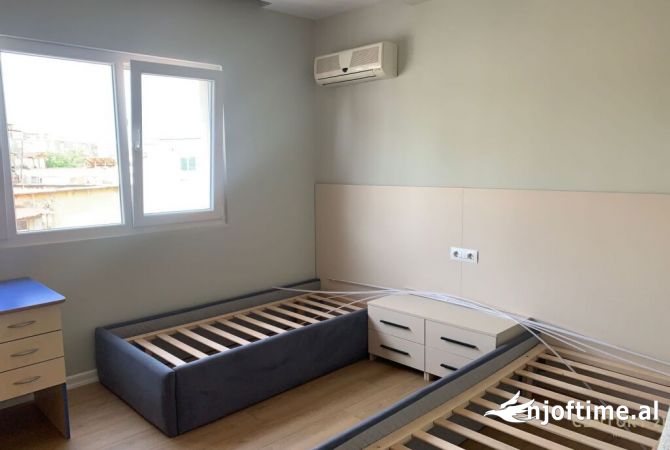Shtepi me qera Apartament ne Tirane, 2+1, Mobilimi E mobiluar, Pagesa 650  Euro.
