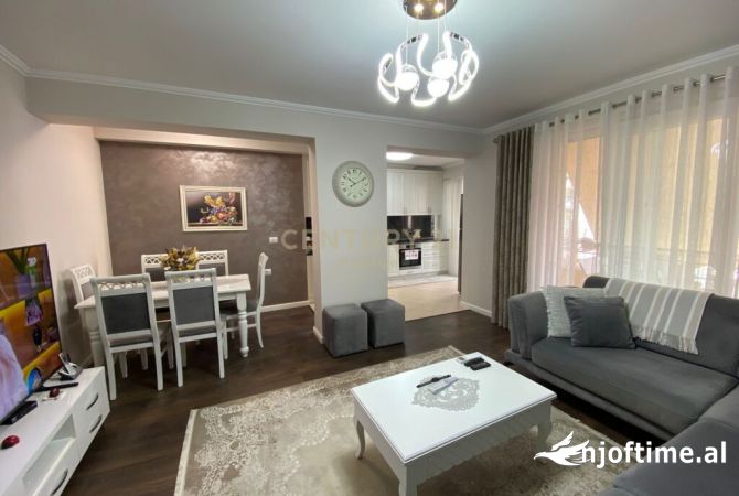 Shtepi ne shitje Apartament ne Tirane, 2+1, Mobilimi E mobiluar, Pagesa 280,000  Euro.