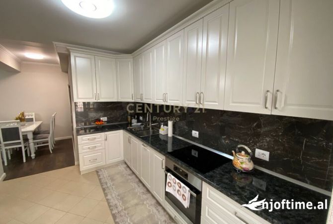 Shtepi ne shitje Apartament ne Tirane, 2+1, Mobilimi E mobiluar, Pagesa 280,000  Euro.