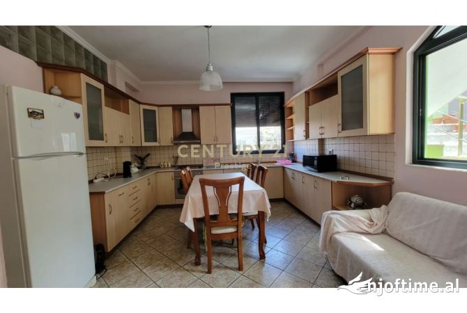 Shtepi me qera 3+1 ne Tirane - 750 Euro