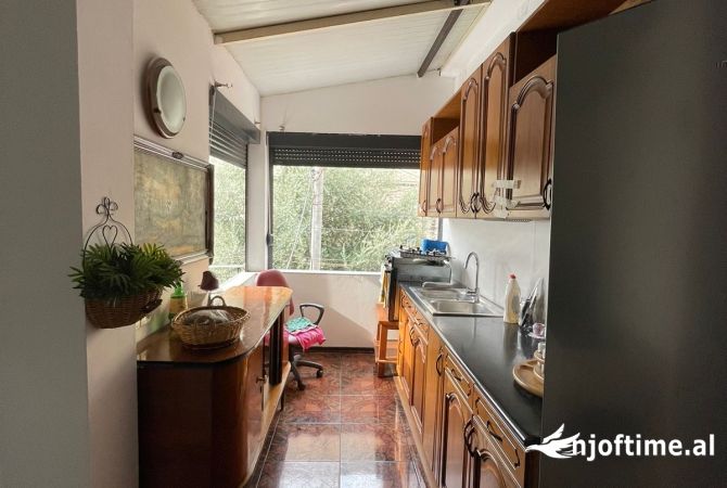 Shtepi me qera 2+1 ne Tirane - 650 Euro