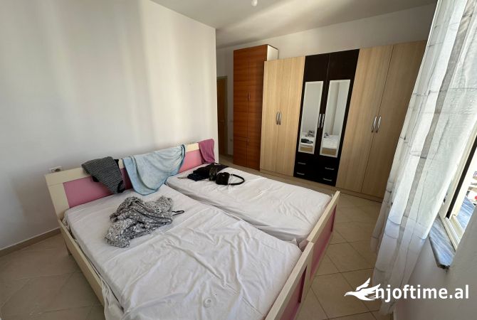 Shtepi me qera Apartament ne Tirane, 2+1, Mobilimi E mobiluar, Pagesa 400  Euro.