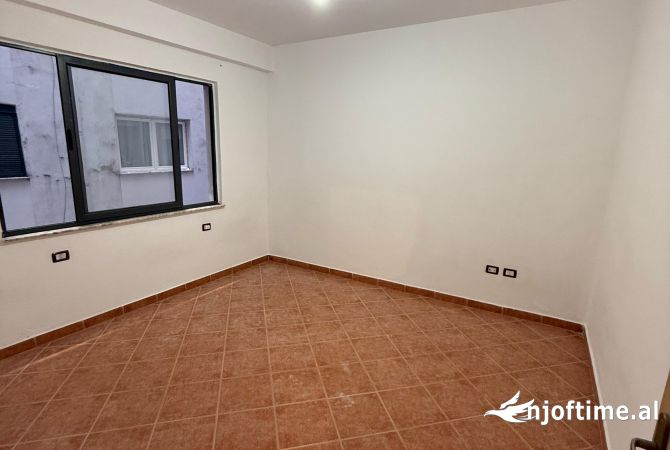 Shtepi ne shitje 2+1 ne Tirane - 130,000 Euro