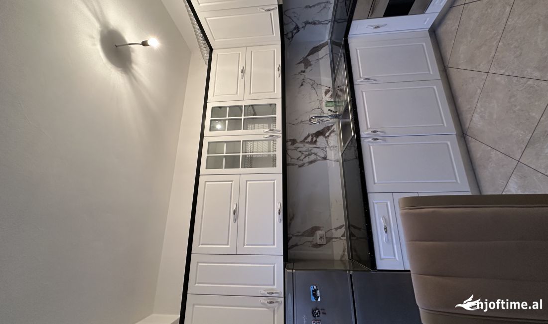 Shtepi me qera Apartament ne Tirane, 2+1, Mobilimi E mobiluar, Pagesa 550  Euro.