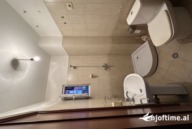 Shtepi me qera Apartament ne Tirane, 2+1, Mobilimi E mobiluar, Pagesa 550  Euro.