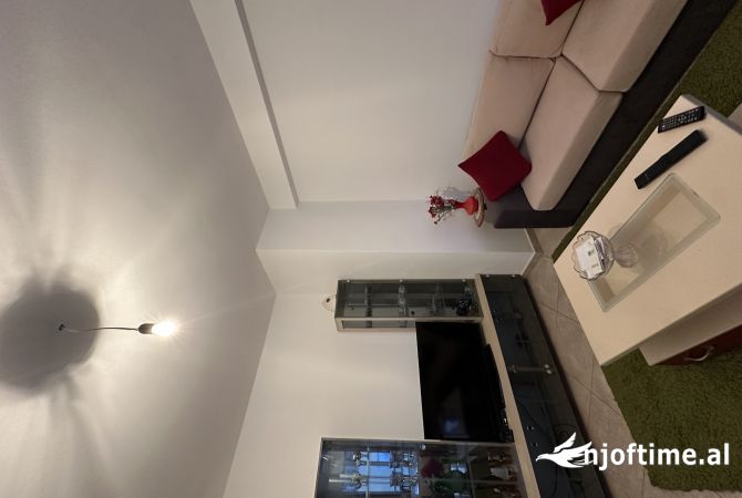 Shtepi me qera Apartament ne Tirane, 2+1, Mobilimi E mobiluar, Pagesa 550  Euro.