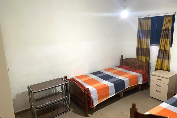 Shtepi me qera Shtepi Private ne Tirane, 1+1, Mobilimi E mobiluar, Pagesa 250  Euro.