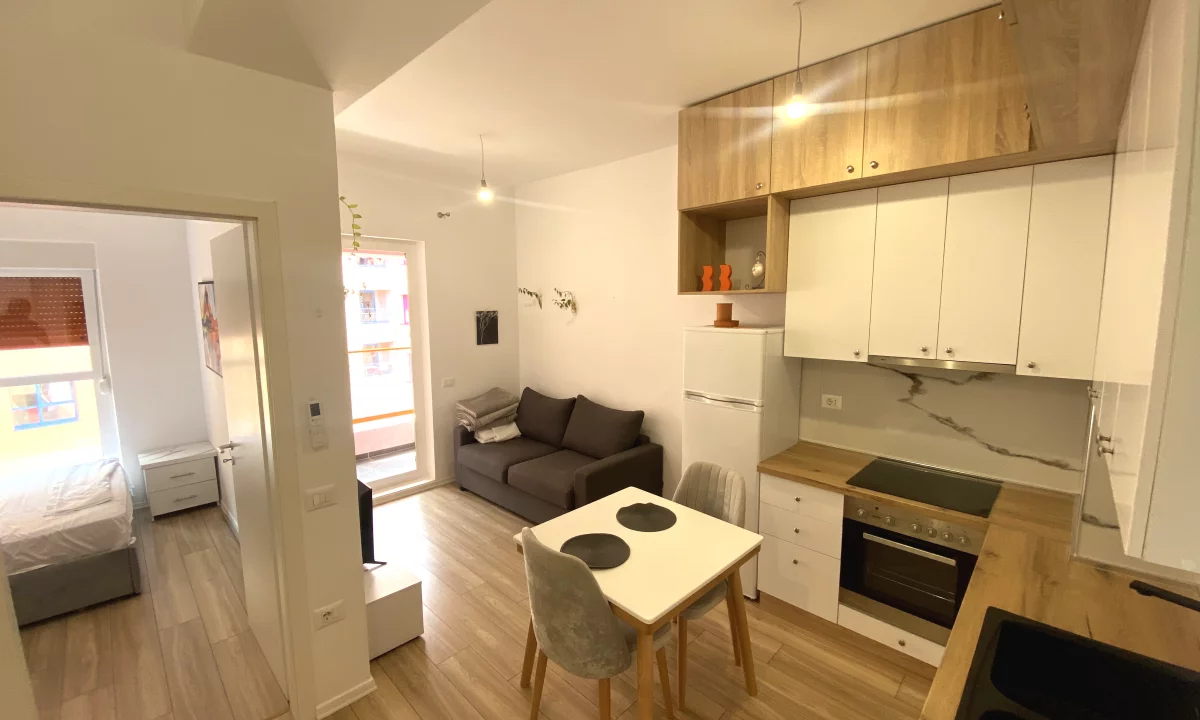 Appartamento in affitto a Tirana 1+1, Arredato