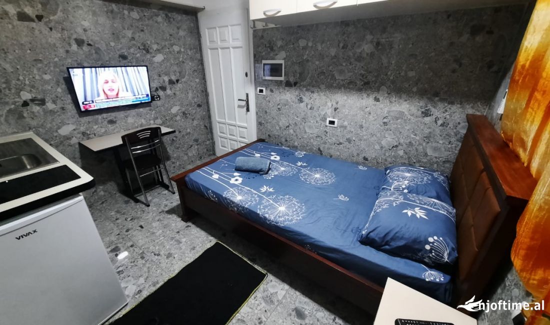 Shtepi me qera Apartament ne Tirane, Garsoniere, Mobilimi E mobiluar, Pagesa 320  Euro.