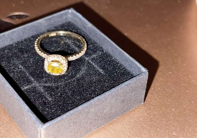 Accessori uomo e donna  a Tirana - 7,500 Euro
