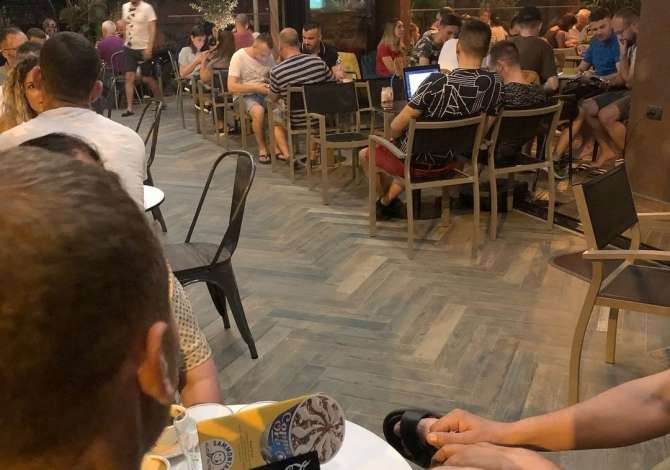 Ambient biznesi me qera 2+1 ne Tirane - 1,200 Euro