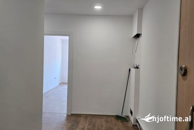Shtepi ne shitje 2+1 ne Tirane - 250,001 Euro